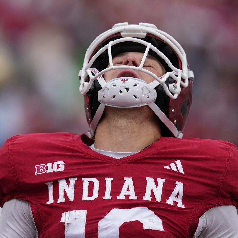 The Latest: BYU cracks the top 10 of the AP Top 25, LSU drops out